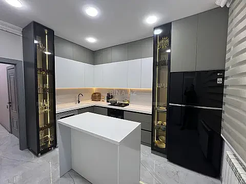 Satılır 3 otaqlı mənzil 140 m² — Bakı, İnşaatçılar 3 otaq 140.00 m²