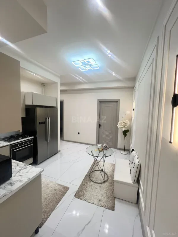 Satılır 2 otaqlı mənzil 71 m²