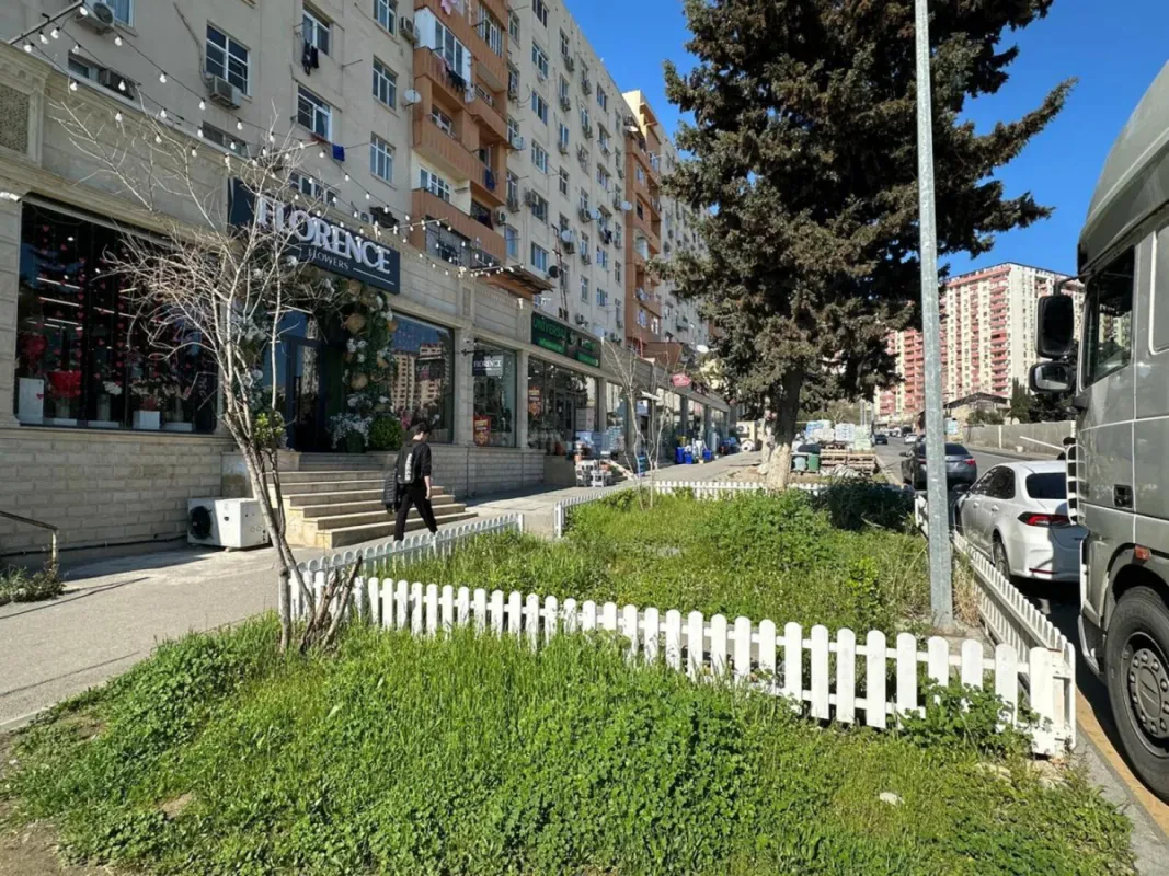 Satılır 5 otaqlı mənzil 160 m²