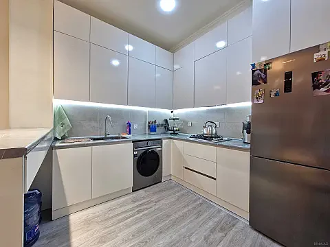 Satılır 2 otaqlı mənzil 46 m² — Bakı, Yeni Günəşli 2 otaq 46.00 m²