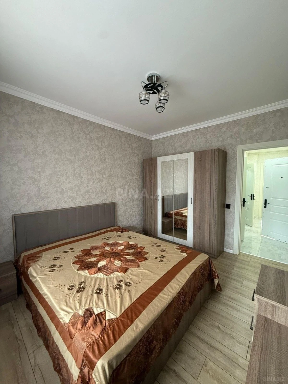 Kirayə verilir 2 otaqlı mənzil 60 m²