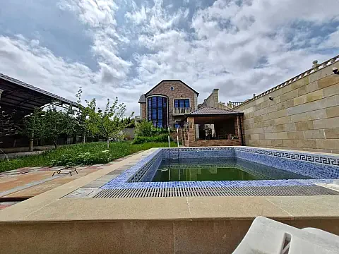 Satılır 5 otaqlı həyət evi 220 m² — Bakı, Novxanı 5 otaq 220.00 m²