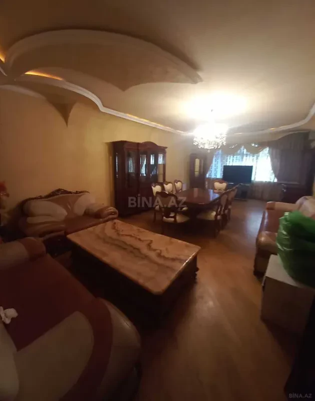 Kirayə verilir 3 otaqlı mənzil 147 m²