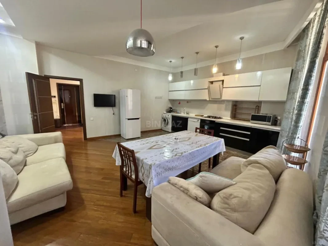 Kirayə verilir 3 otaqlı mənzil 170 m²