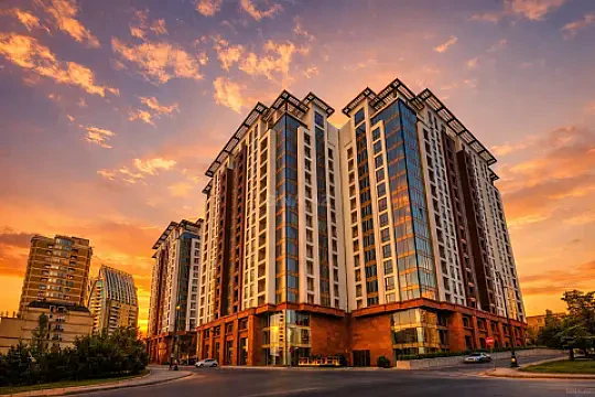 Satılır 4 otaqlı mənzil 180 m² — Bakı 4 otaq 180.00 m²