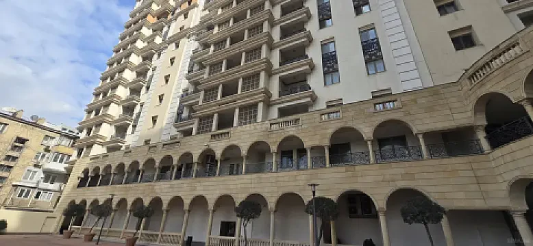 Satılır 4 otaqlı mənzil 210 m² — Bakı, Nizami 4 otaq 210.00 m²
