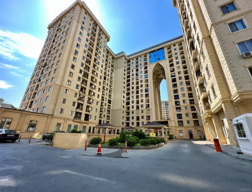 Satılır 2 otaqlı mənzil 67 m²