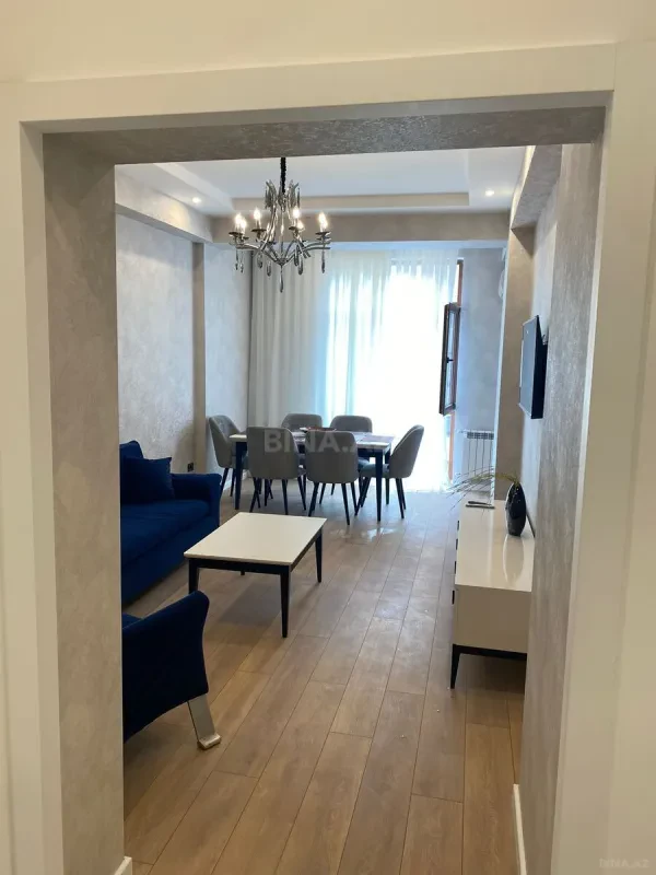 Kirayə verilir 2 otaqlı mənzil 70 m²