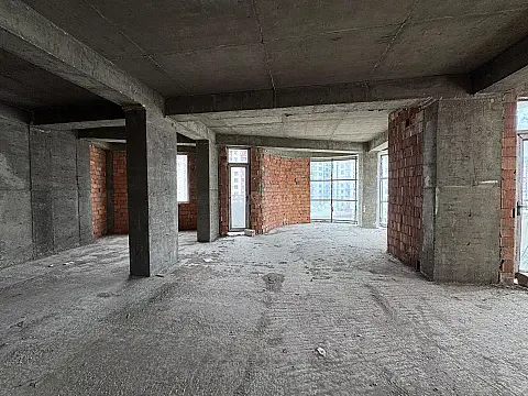 Satılır 3 otaqlı mənzil 168 m² — Bakı 3 otaq 168.00 m²