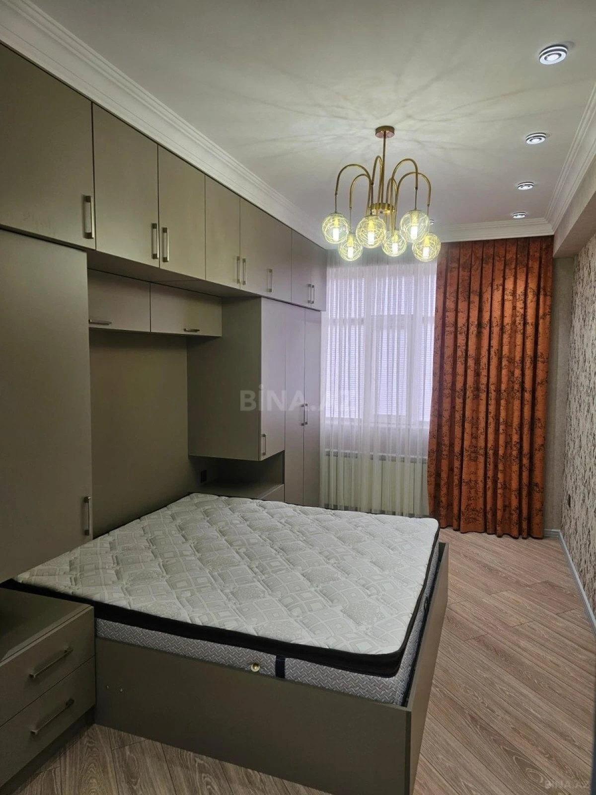 Satılır 2 otaqlı mənzil 75 m²