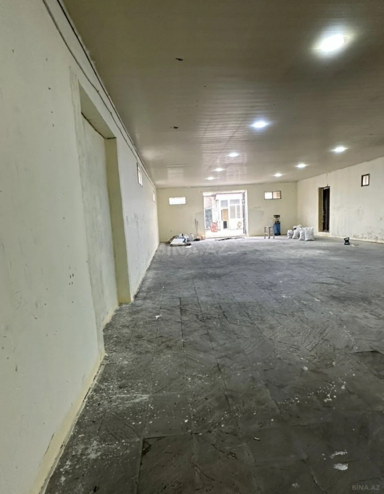 Kirayə verilir obyekt 200 m²