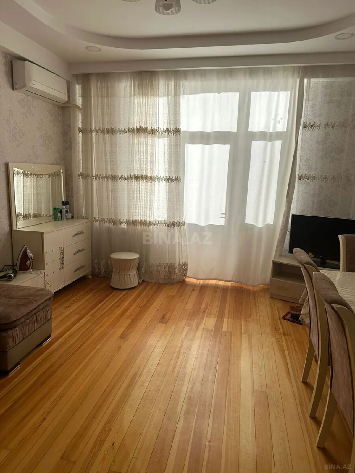 Kirayə verilir 2 otaqlı mənzil 70 m²