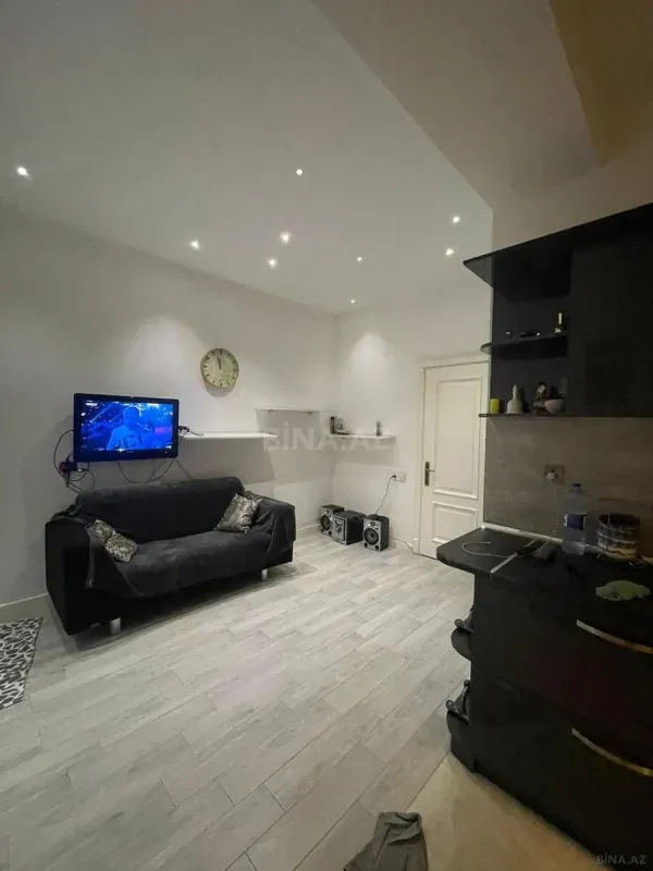Kirayə verilir 2 otaqlı mənzil 70 m²