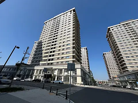 Satılır 3 otaqlı mənzil 157 m² — Bakı 3 otaq 157.00 m²
