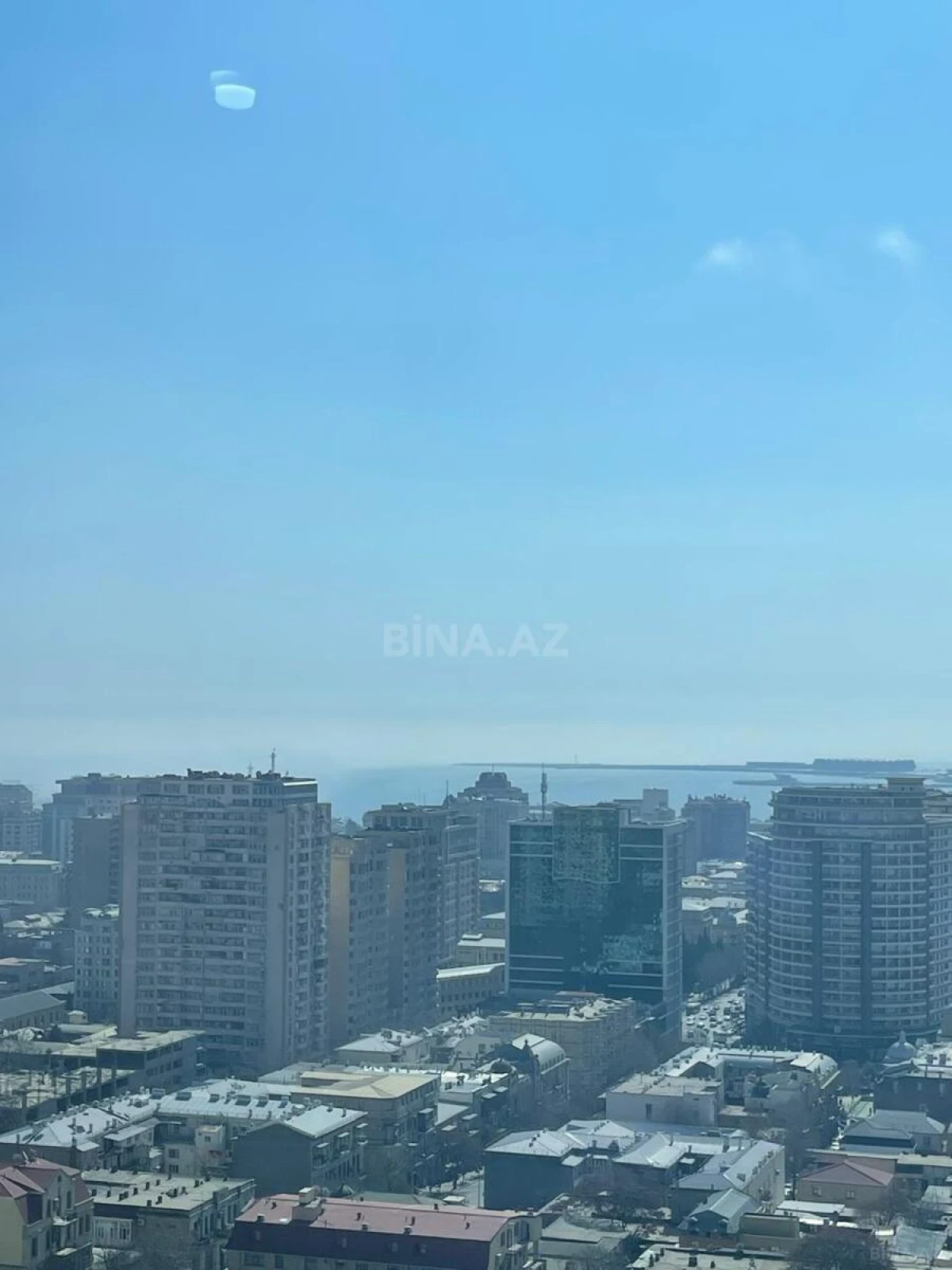 Satılır 8 otaqlı mənzil 423 m²