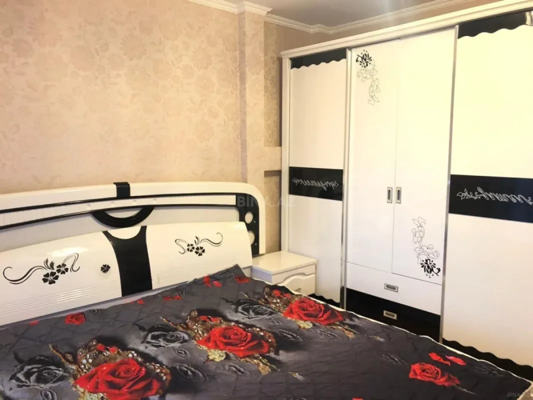 Kirayə verilir 2 otaqlı mənzil 70 m²