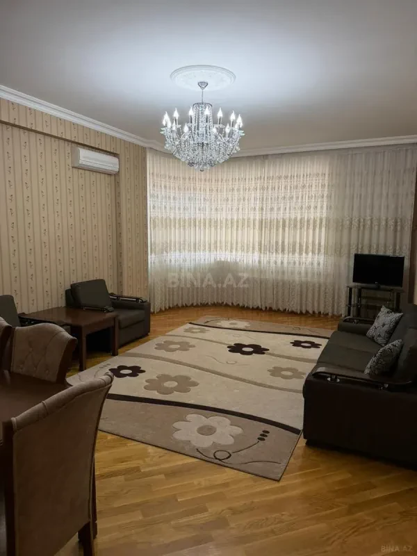 Kirayə verilir 3 otaqlı mənzil 140 m²