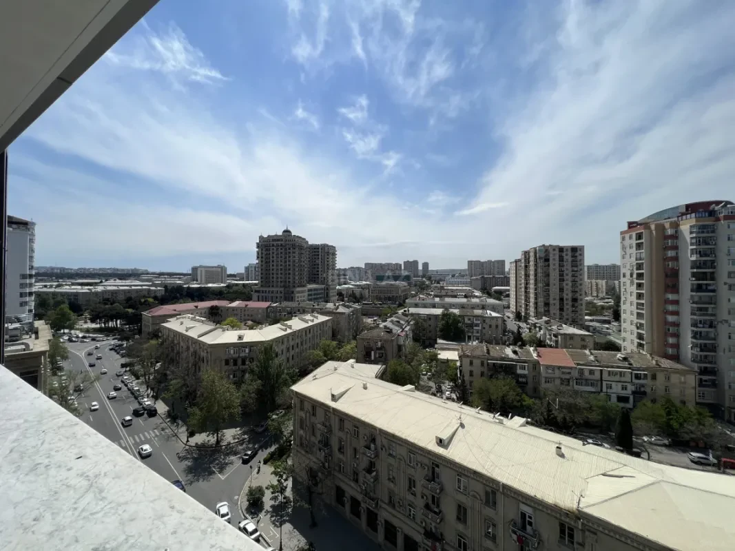 Satılır 3 otaqlı mənzil 150 m²