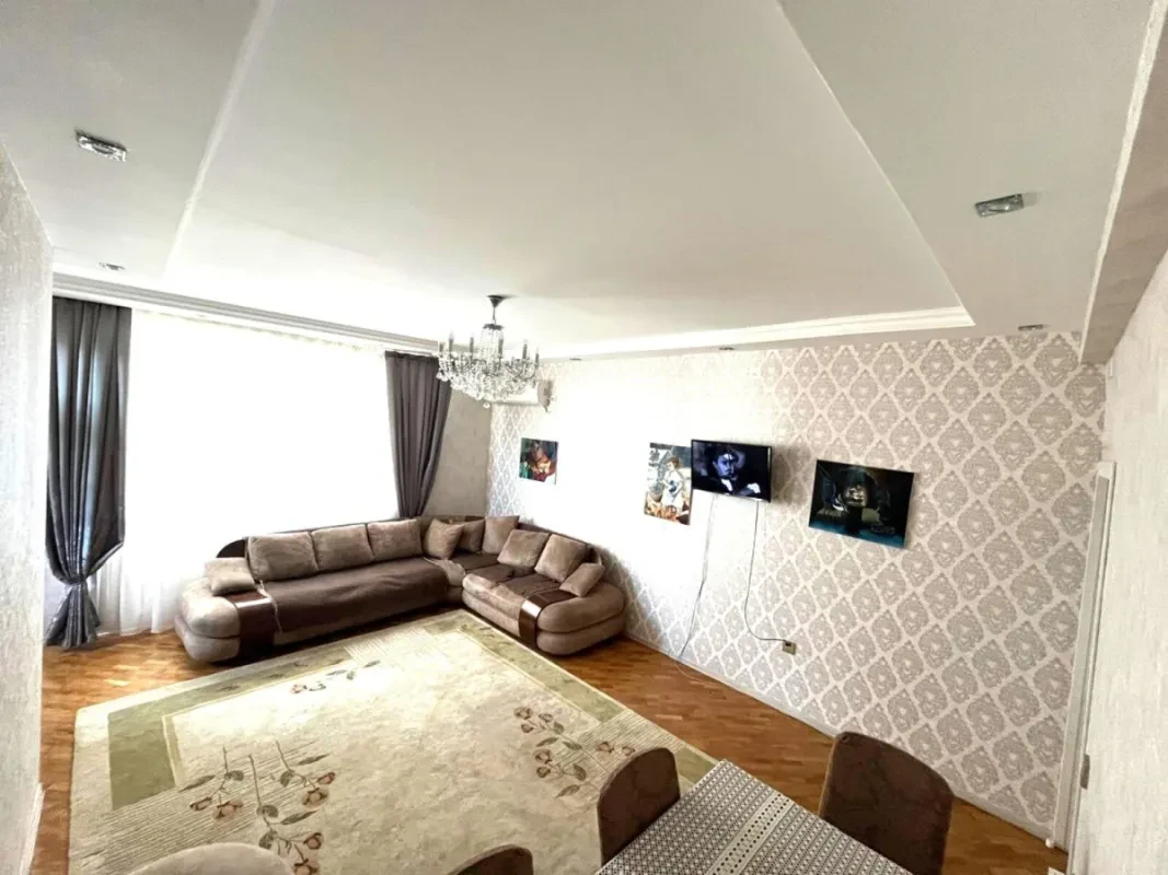 Satılır 3 otaqlı mənzil 93 m²