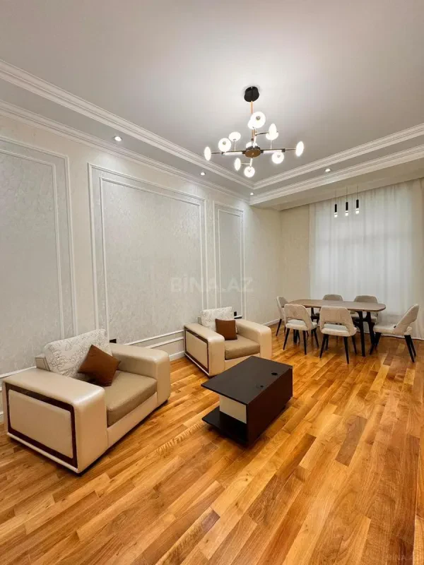 Kirayə verilir 2 otaqlı mənzil 75 m²