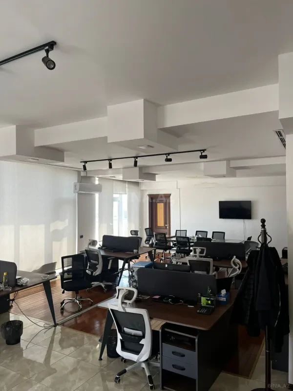 Kirayə verilir 3 otaqlı ofis 260 m²