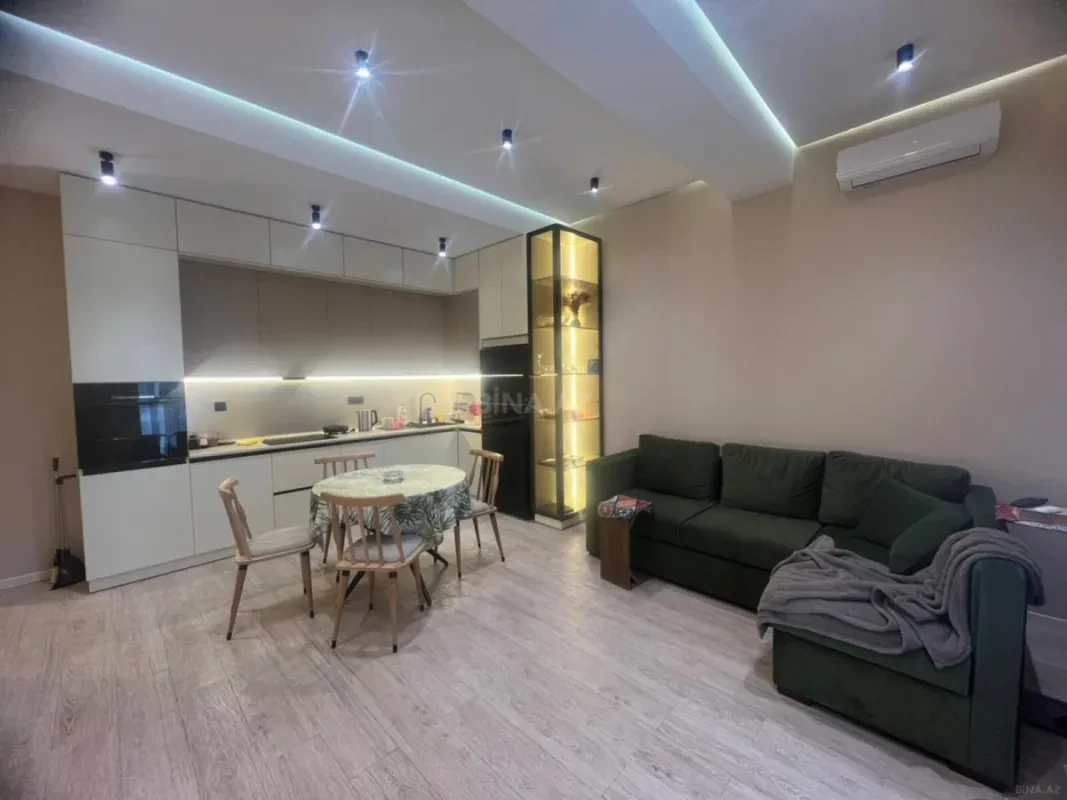 Kirayə verilir 2 otaqlı mənzil 73 m²
