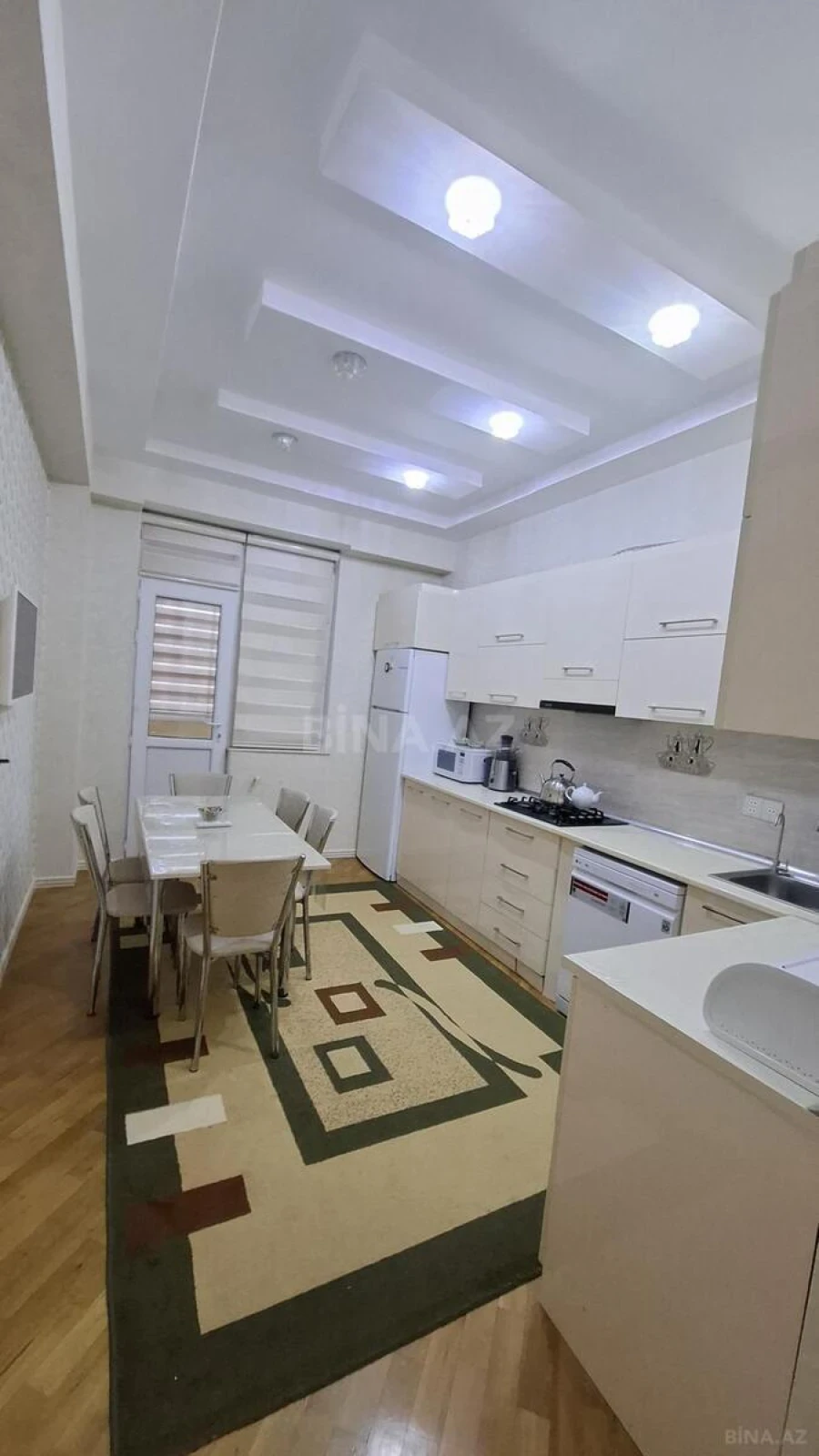 Kirayə verilir 3 otaqlı mənzil 110 m²