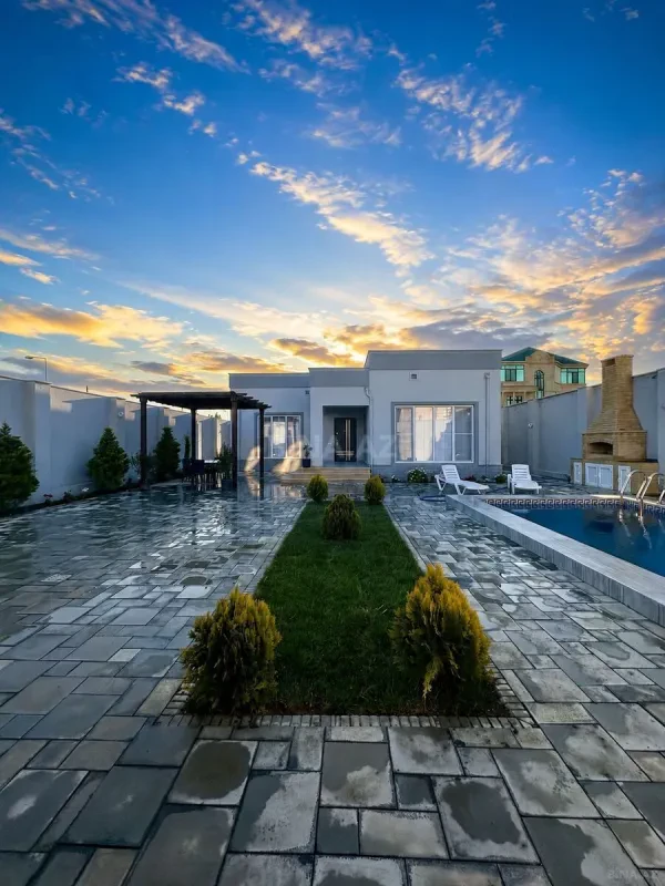 Satılır 4 otaqlı həyət evi 160 m²