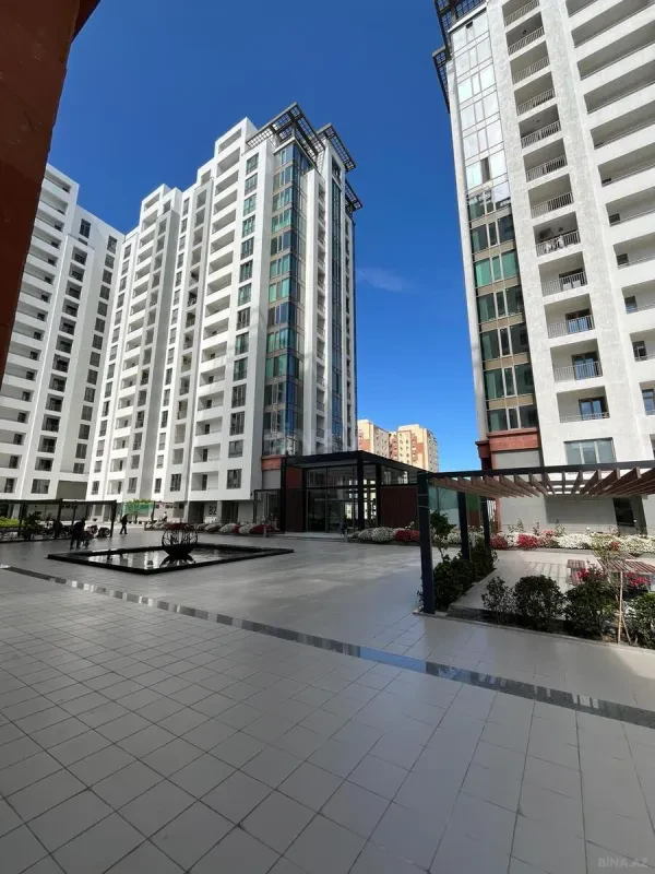 Satılır 4 otaqlı mənzil 174 m²