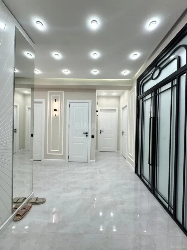 Satılır 3 otaqlı mənzil 98 m²