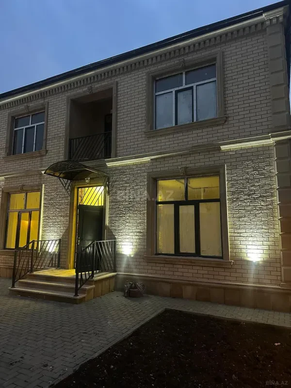 Satılır 4 otaqlı həyət evi 175 m²