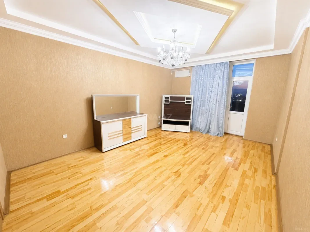 Satılır 3 otaqlı mənzil 105 m²