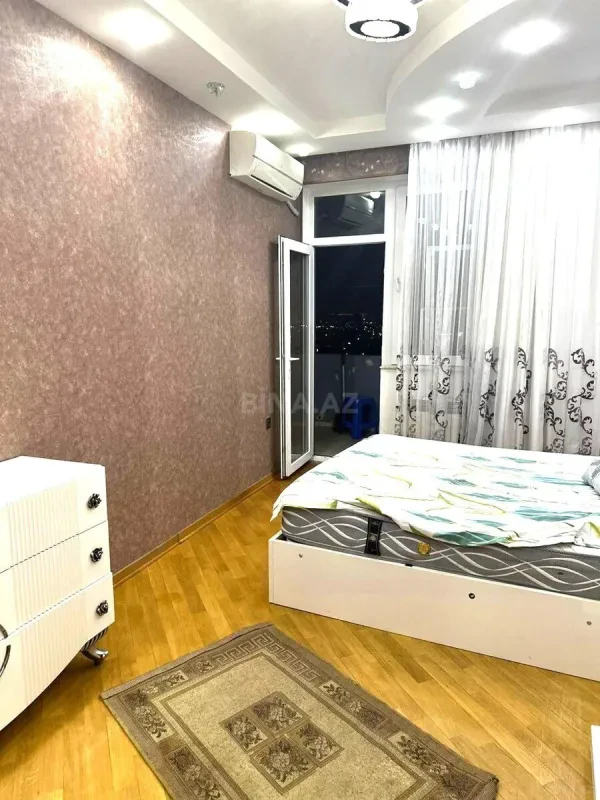 Kirayə verilir 2 otaqlı mənzil 80 m²