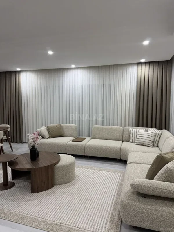 Kirayə verilir 3 otaqlı mənzil 145 m²
