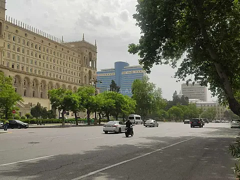 Satılır obyekt 800 m² — Bakı 800.00 m²