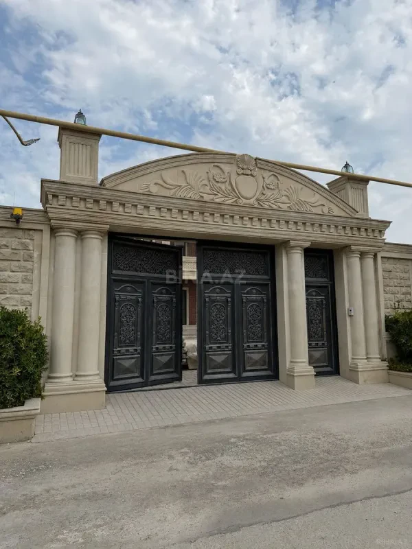 Satılır 5 otaqlı həyət evi 250 m²