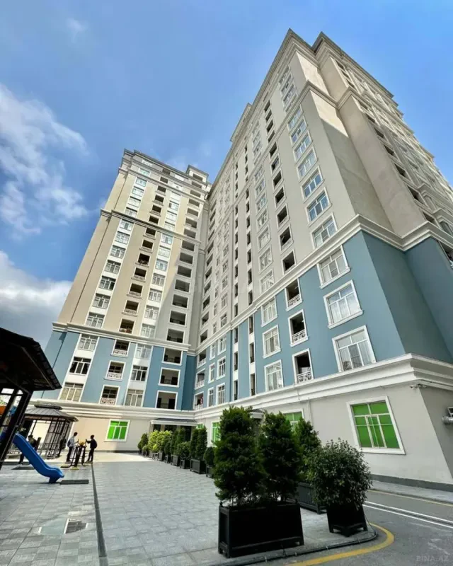 Satılır 3 otaqlı mənzil 130 m²