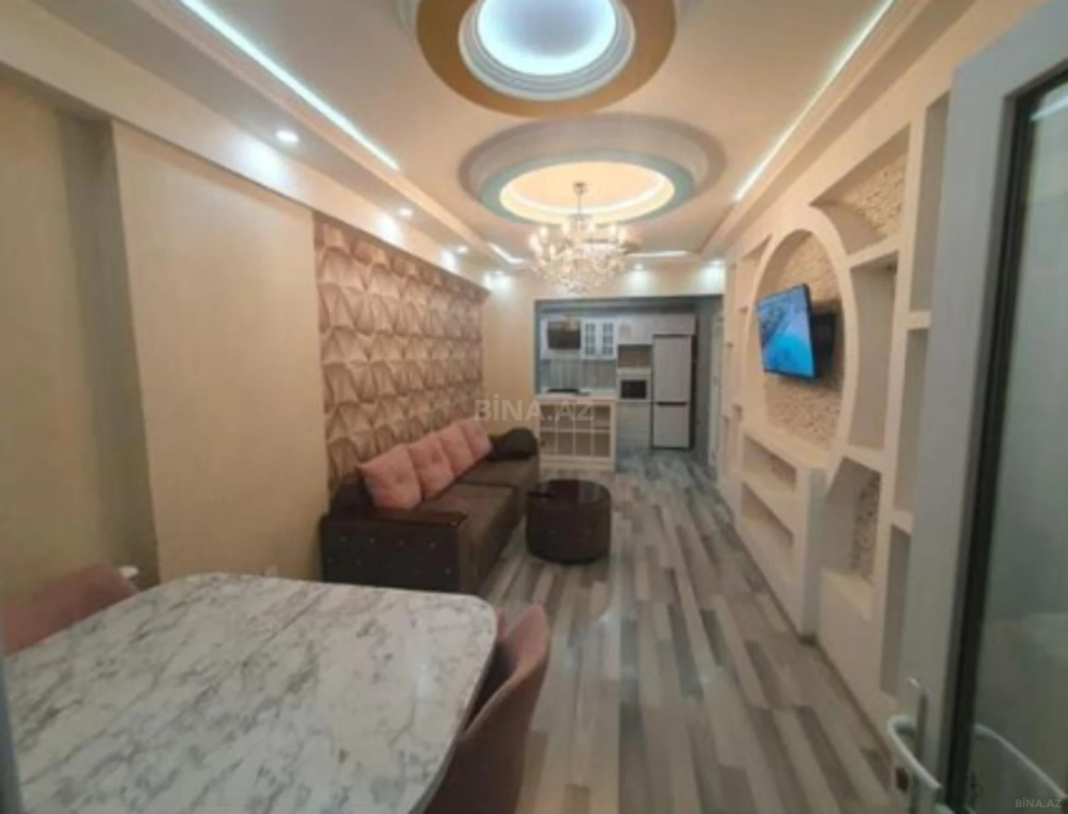 Kirayə verilir 2 otaqlı mənzil 60 m²