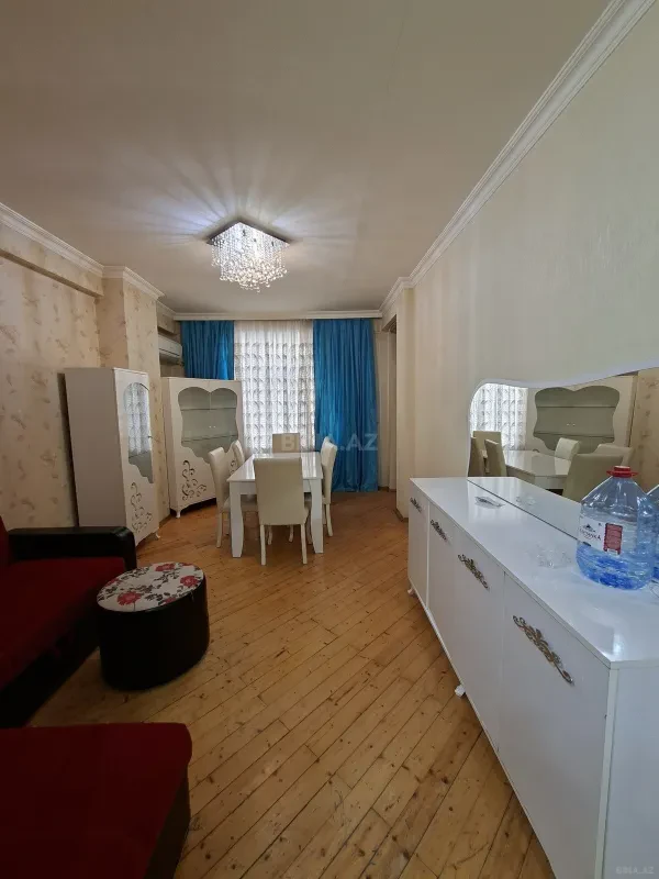 Kirayə verilir 2 otaqlı mənzil 65 m²