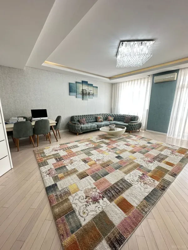 Satılır 3 otaqlı mənzil 130 m²