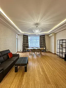 Satılır 4 otaqlı mənzil 185 m² — Bakı, Nizami 4 otaq 185.00 m²