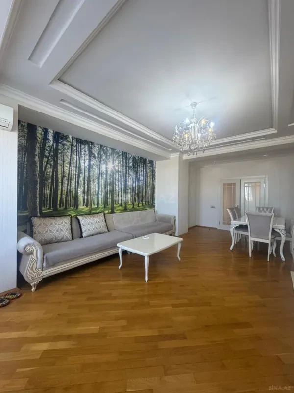 Kirayə verilir 3 otaqlı mənzil 140 m²