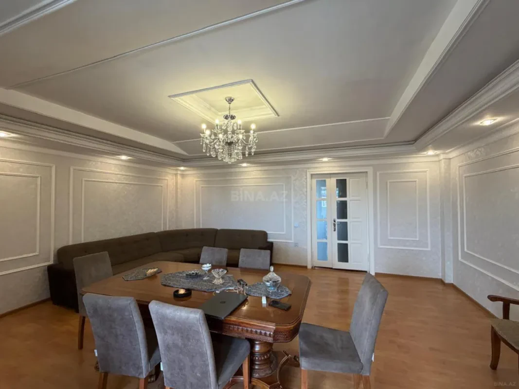 Satılır 4 otaqlı mənzil 150 m²
