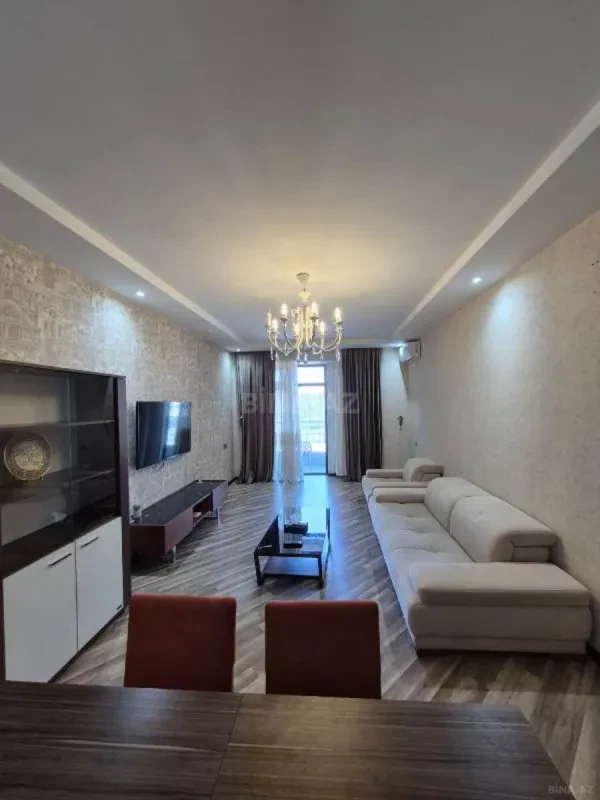 Kirayə verilir 2 otaqlı mənzil 106 m²