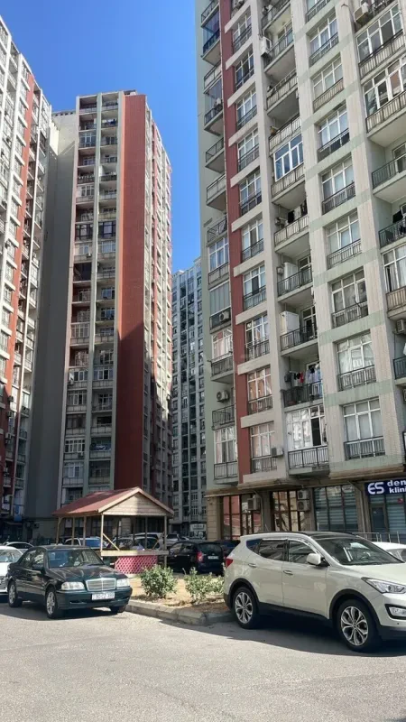 Satılır 2 otaqlı mənzil 91 m²