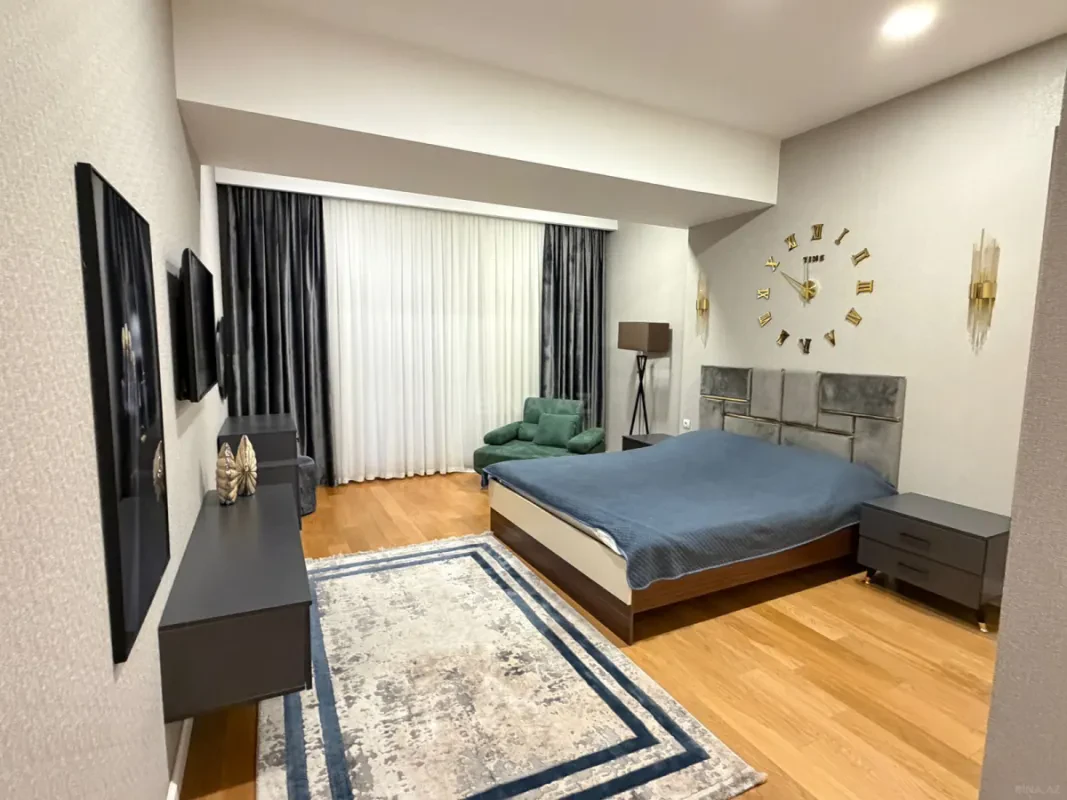 Kirayə verilir 4 otaqlı mənzil 205 m²