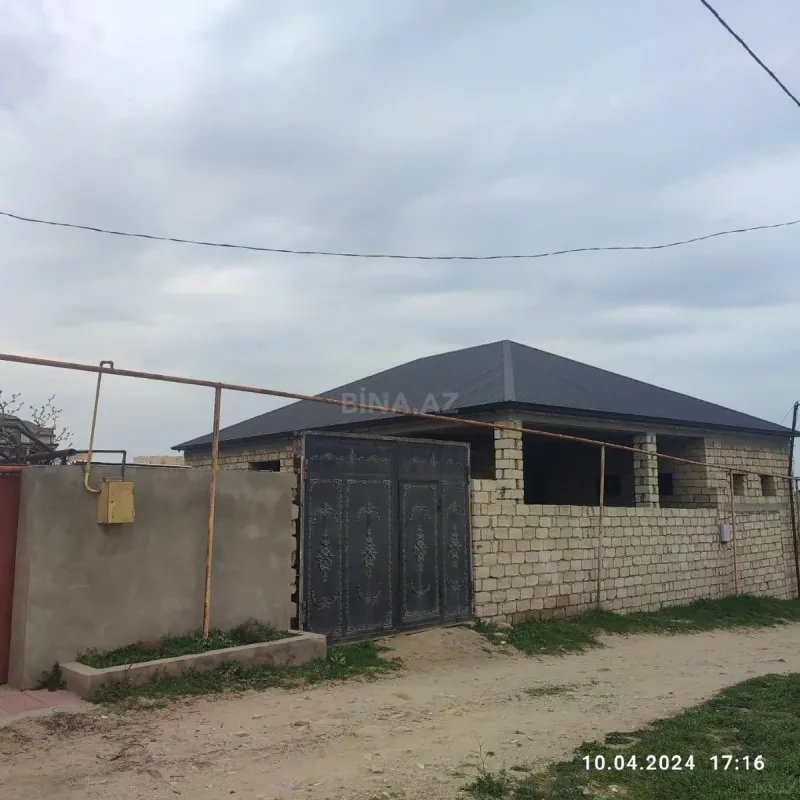 Satılır 5 otaqlı həyət evi 180 m²