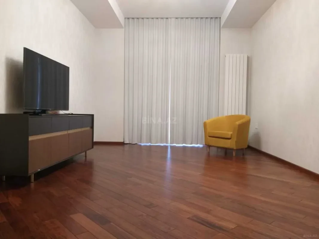 Satılır 3 otaqlı mənzil 122 m²