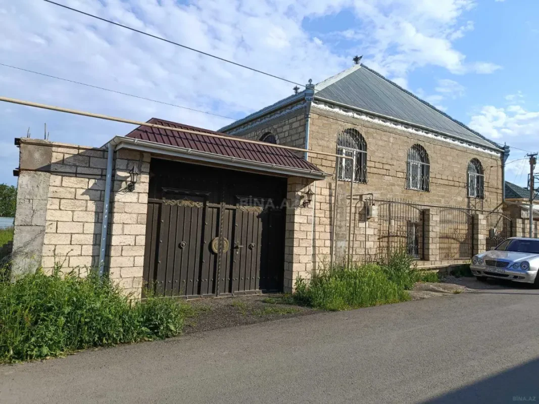 Satılır 7 otaqlı həyət evi 250 m²