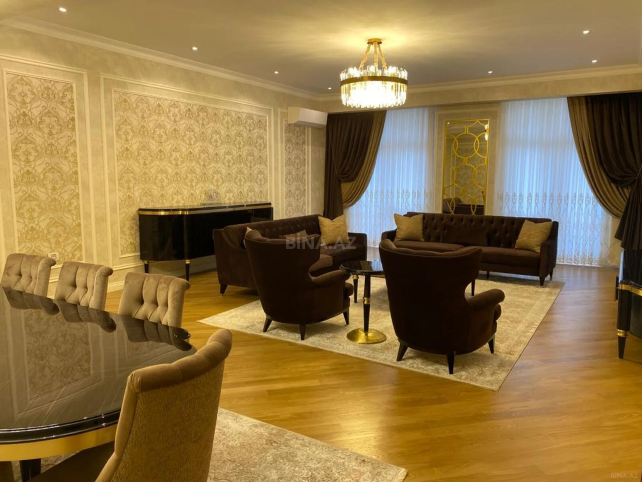 Satılır 4 otaqlı mənzil 265 m²